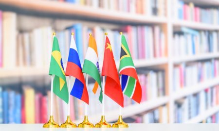 Reducerea dependentei de dolari, pe agenda reuniunii BRICS