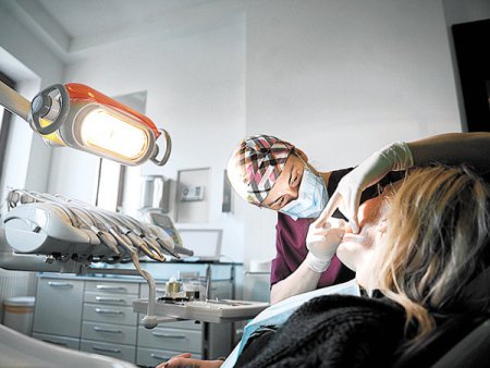 O noua preluare se pregateste pe piata stomatologica: Consiliul Concurentei analizeaza o tranzactie intre doi distribuitori de tehnica dentara