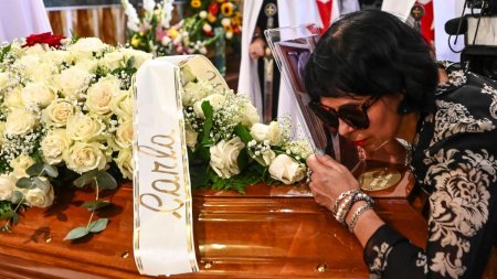 Funeralii pentru un italiano vero: Ramas bun, Toto Cutugno