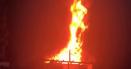 Incendiu violent la o casa din municipiul Suceava de la un rulou de geam electric VIDEO