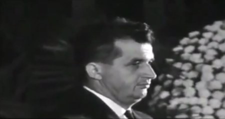 Ion Cristoiu: Nicolae Ceausescu a facut de garda la catafalcul lui Arghezi