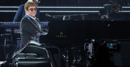<span style='background:#EDF514'>ACCIDENT GROAZNIC</span>! Elton John, de urgenta la spital dupa ce a cazut in propria casa