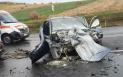 O femeie a murit si un barbat a fost ranit dupa ce masina in care se aflau s-a ciocnit cu un TIR in judetul Cluj
