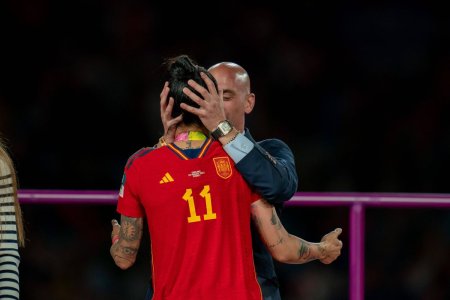De ce sarutul fortat de dupa finala Cupei Mondiale a devenit un moment epocal, cu repercusiuni importante in Spania