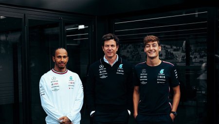 Hamilton si-a prelungit contractul cu Mercedes