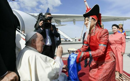 Papa Francis, <span style='background:#EDF514'>VIZITA OFICIALA</span> in Mongolia, tara cu doar 1.450 de catolici. Ce urmareste suveranul pontif