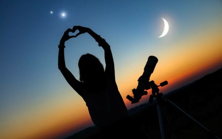 Venus, planeta iubirii, revine la miscarea directa. <span style='background:#EDF514'>ARMONIA</span> in relatiile zodiilor va fi restaurata din 4 septembrie 2023