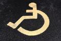 Femeia cu dizabilitati, lasata fara masina dupa ce a parcat pe loc special, a castigat procesul