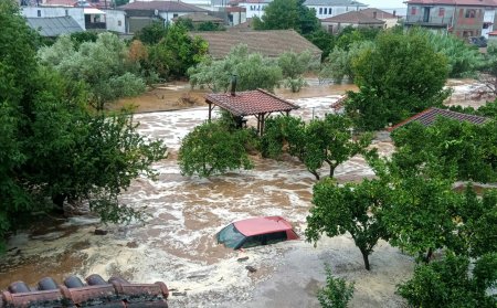 Inundatii in Grecia dupa o furtuna severa in centrul tarii. Au fost impuse interdictii de circulatie