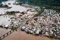 Sudul Braziliei, devastat de un ciclon: cel putin 22 de morti si oameni salvati de pe acoperisurile locuintelor