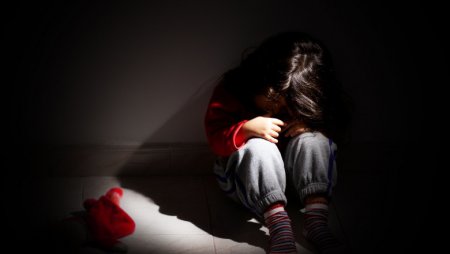 Un barbat din Alba a violat sase copii. Printre victime este si fetita sa