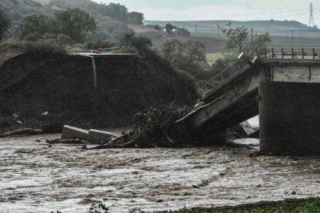 Inundatii in sud-estul Europei. Atena, lovita de o <span style='background:#EDF514'>FURTUNA PUTERNICA</span>. Bilantul victimelor a crescut