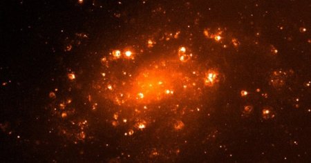 O explozie cosmica rara si impresionanta, observata de cercetatori