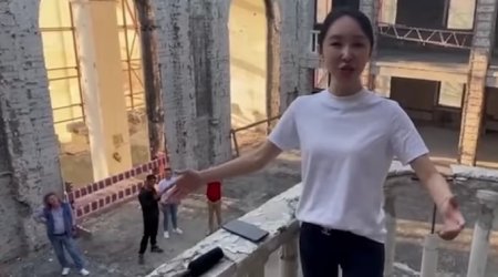 Scandal intre Kiev si Beijing, dupa ce un grup de chinezi a petrecut la ruinele teatrului bombardat din Mariupol: Au cantat Katiusa