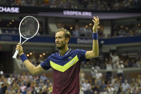 Daniil Medvedev a trecut de Carlos Alcaraz in semifinalele US Open » Duel spectaculos cu Novak Djokovic in ultimul act