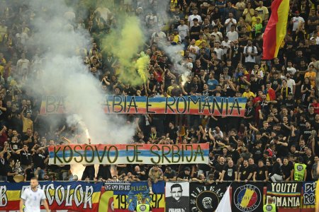 Meciul Romania – Kosovo de pe Arena Nationala, intrerupt dupa ce mai multi suporteri au aprins torte si au scandat Kosovo e Serbia
