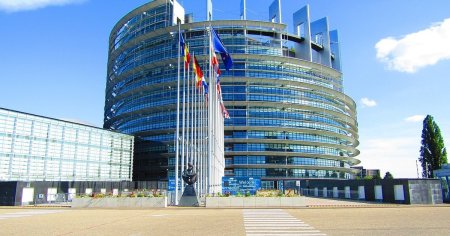 Parlamentul European vrea ca cetatenii europeni sa poata cere despagubiri atunci cand sunt incalcate normele de <span style='background:#EDF514'>POLUARE</span>
