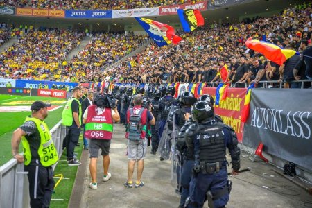 Dezvaluiri din interior despre incidentul de la Romania - Kosovo: S-au dus in cabina delegatului UEFA si au cerut intreruperea meciului