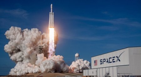 SpaceX nu mai inregistreaza pierderi pentru producerea antenelor satel<span style='background:#EDF514'>ITIL</span>or Starlink, un pas major catre obtinerea profitabilitatii