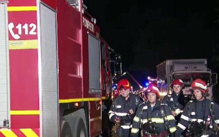 Autoturism distrus in totalitate de un incendiu, pe Drumul Expres Craiova - Pitesti
