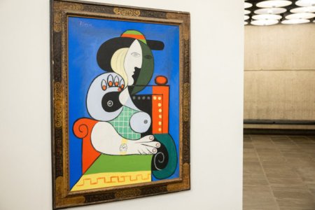 <span style='background:#EDF514'>TABLOUL</span> Femme à la montre de Picasso ar putea fi vandut cu 120 de milioane de dolari la licitatie
