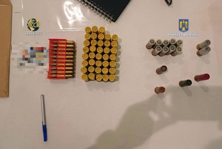 Un kilogram de cannabis, munitie si arme albe gasite de Politie si DIICOT la perchezitiile facute la familia Pascu si in anturajul lui Vlad Pascu | VIDEO