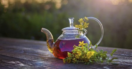 Te lupti cu <span style='background:#EDF514'>INSOMNIA</span>? Uite ceaiurile din plante care te ajuta sa ai un somn linistit