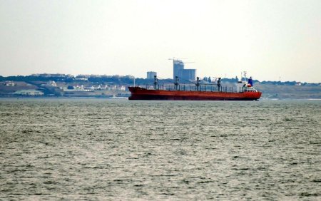 Prima nava de cereale ucrainene care sfideaza blocada navala rusa a plecat din Odesa