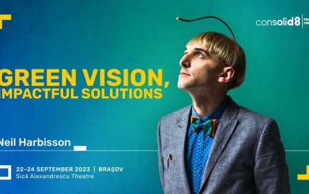 Neil Harbisson, primul artist <span style='background:#EDF514'>CYBORG</span> din lume, va fi invitat special la Festivalul consolid8 din Brasov in septembrie