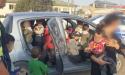 O <span style='background:#EDF514'>EDUCATOARE</span> oprita de politie in Uzbekistan transporta 25 copii in masina ei: 