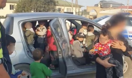 O educatoare oprita de politie in Uzbekistan transporta 25 copii in masina ei: Trebuia sa-i duc acasa de la gradinita
