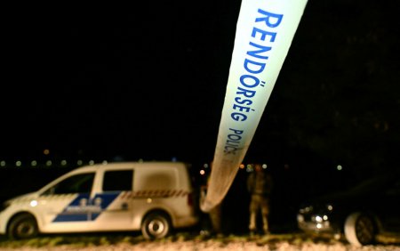 Un politist a murit si alti sase au fost raniti dupa ce un barbat din Ungaria a provocat intentionat explozia unei butelii