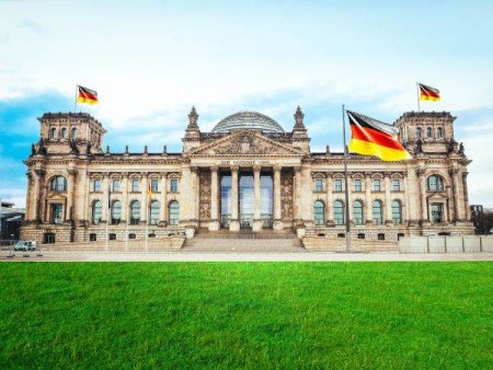 Germania va organiza la 11 iunie 2024 o reuniune internationala privind re<span style='background:#EDF514'>CONSTRUCTIA</span> Ucrainei
