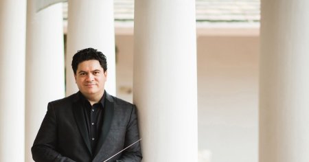 Dirijorul Cristian Macelaru va prezenta doua concerte-eveniment la <span style='background:#EDF514'>FESTIVALUL ENESCU</span> alaturi de Orchestra Nationala a Frantei