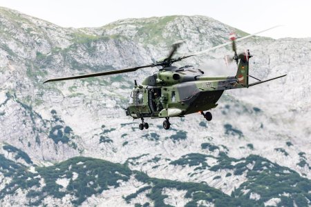 Ce pedeapsa risca un barbat care l-a orbit cu laserul pe pilotul unui elicopter Bundeswehr