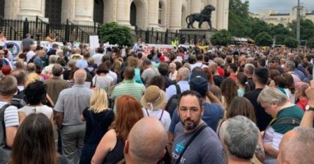 Ciocniri violente intre nationalistii bulgari si politie. Protestatarii cer inchiderea bazelor NATO si demisia Guvernului