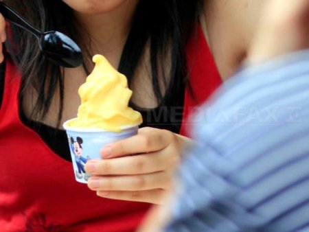 Critici aprinse in Italia, dupa ce o cofetarie i-a cerut unei femei 1 euro pentru o lingurita
