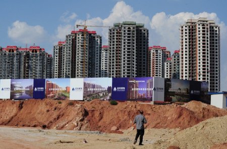 China are mai multe apartamente goale decat locuitori, spune un fost oficial. 1,4 miliarde de oameni probabil ca nu le pot umple