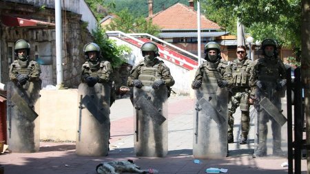 <span style='background:#EDF514'>VIOLENTE</span> reluate. Sange si tensiune in Kosovo