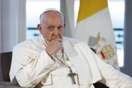 Vizita fara precedent a Papei Francisc pentru a-l <span style='background:#EDF514'>OMAG</span>ia pe Giorgio Napolitano