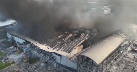Cel putin noua morti si peste 100 de raniti intr-un incendiu intr-o fabrica din <span style='background:#EDF514'>TAIWAN</span> VIDEO