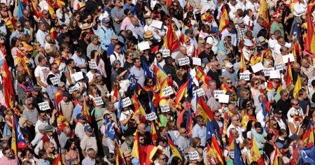 40.000 de persoane au protestat in Spania fata de planurile de amnistiere a separati<span style='background:#EDF514'>STIL</span>or catalani