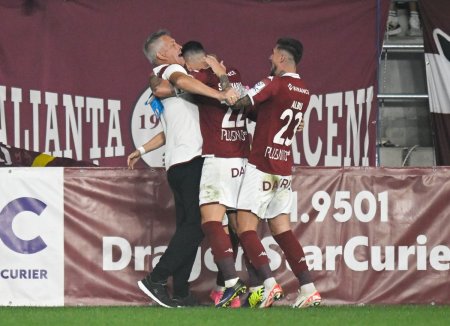 Imagini inedite in Giulesti! Cristiano Bergodi a sarbatorit cu jucatorii si cu fanii golul de 3-1