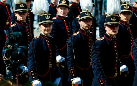 Printesa mostenitoare a Belgiei, in varsta de 21 de ani, devine ofiter in armata. Cum arata in uniforma militara | FOTO