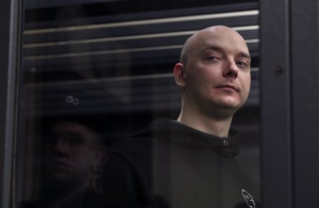 Jurnalistul rus condamnat la 22 de ani de inchisoare pentru tradare de tara a fost mutat intr-un spital <span style='background:#EDF514'>SIBERIA</span>n, „dintr-un motiv neclar”