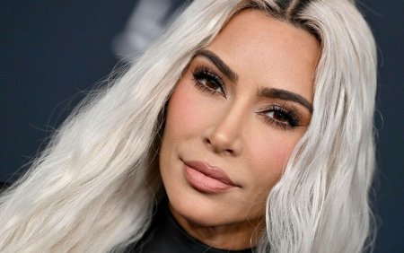 Kim Kardashian, transformare incredibila intr-un nou <span style='background:#EDF514'>PICTORIAL</span>. Bruneta a optat pentru o tunsoare pixie si ochelari | FOTO