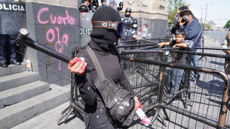 Val de <span style='background:#EDF514'>VIOLENTE</span> in Monterrey. Au fost gasite cadavre si parti din corpurile a 12 persoane
