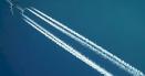 Ce sunt urmele albe lasate de avioane pe cer. Explicatiile jurnalistului de stiinta Alexandru Mironov