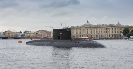 Rusii strang bani din donatii pentru marinarii raniti in atacul asupra submarinului Rostov-on-Don