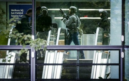 Mai multi morti in urma unor focuri de arma, in Rotterdam. Suspectul purta o tinuta de lupta